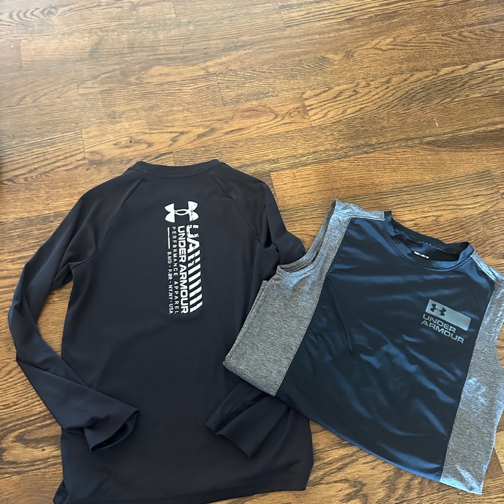Under Armour Black and Gray Long Sleeve Tees